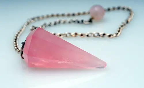 rose quartz for pendulum dowsing